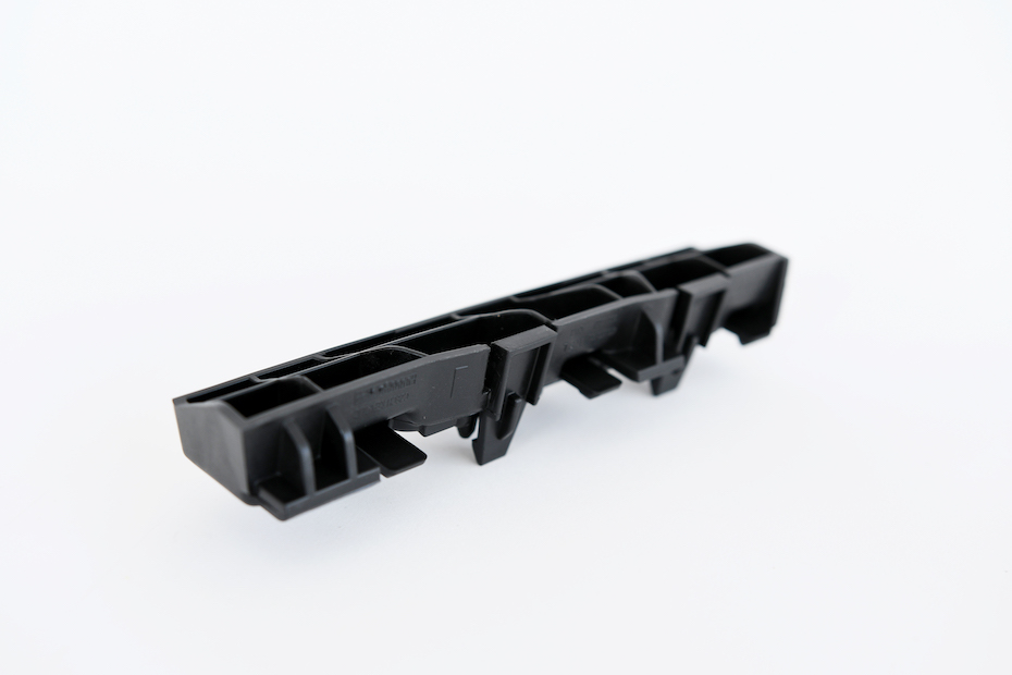 Audi_a6_trim_bracket_03